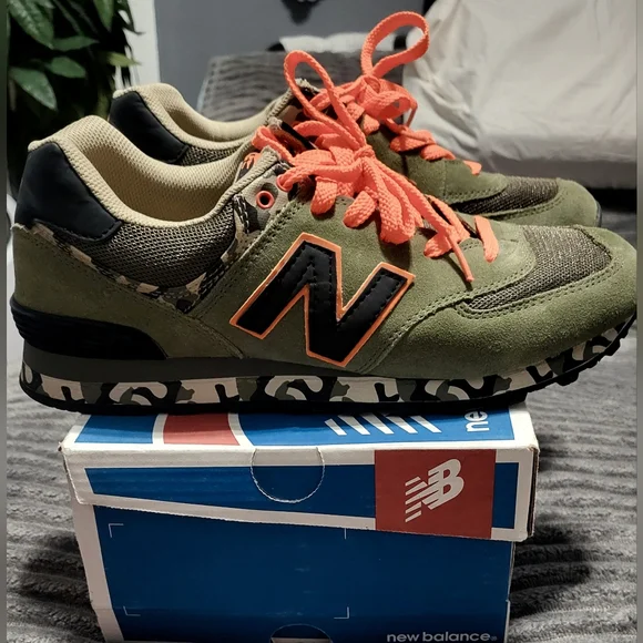 New Balance 574 Green/Camo - ML574CGR Men's Sz 9.5 VERY RARE Pair